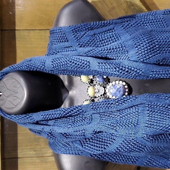 NEW CARDIGAN BLUE KNIT HIGH LOW VEST - Picture 4 of 7